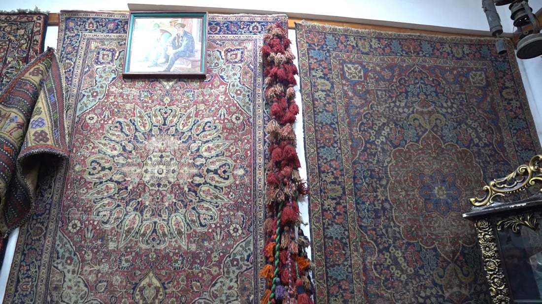 In Mosul’s Saray Market, buyers drawn by rugs woven with history