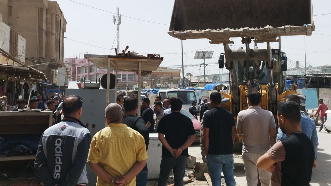 “شفل الحلة دمّر كل شيء”.. أصحاب بسطات “أبو القاسم” غاضبون وأهل المحلات سعداء (صور)