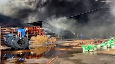 فيديو من قلب حريق البصرة.. أصحاب المخازن يتحدثون لـ964 عن خسائر بالملايين