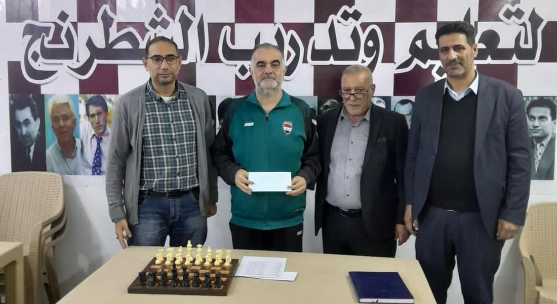 مركز في حي القاهرة يدرّب الشطرنج ويحتفي بعيد الجيش على الطريقة السويسرية (صور)