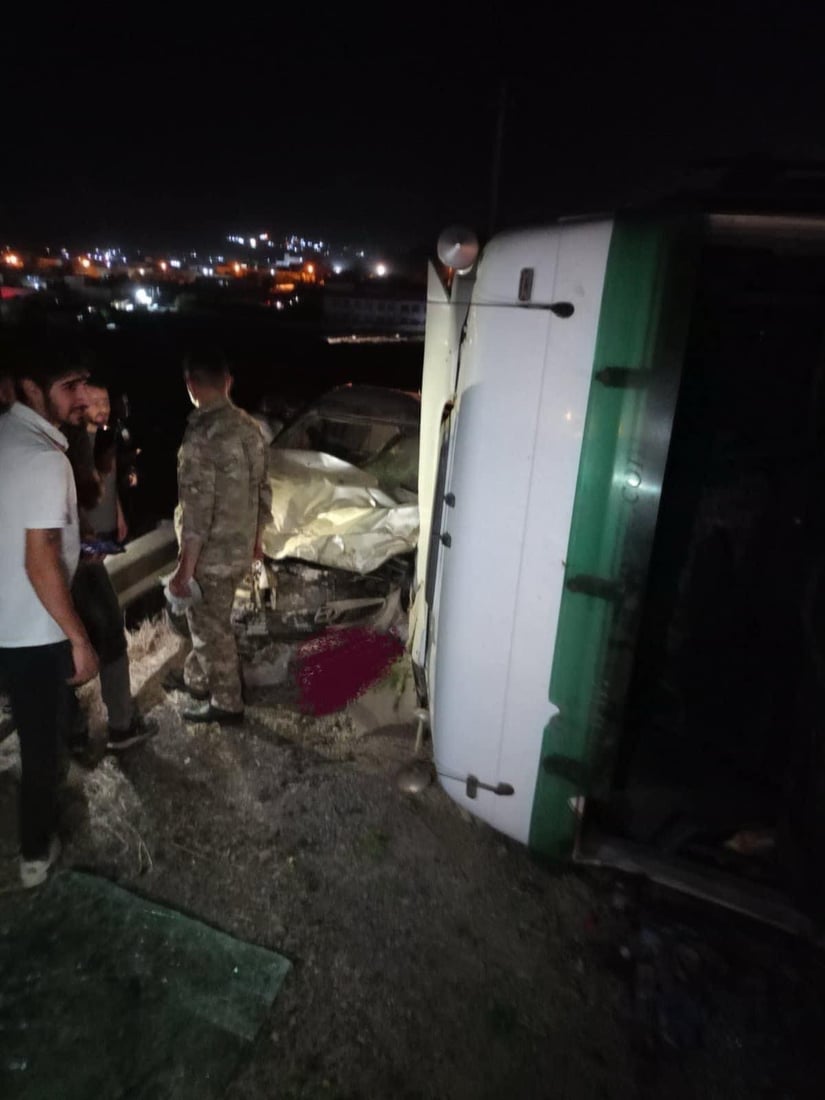 تانکەرێک کەوت بەسەر ئۆتۆمبێلێکدا و دوو کەس گیانیان لەدەست دا