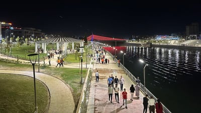 ليالي الصيف أبرد قرب دلال.. عدسة 964 توثق أجواء كورنيش زاخو ليلاً (صور)
