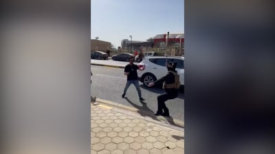 ضرب وصراخ.. قوات الأمن تفض تظاهرة المهندسين والجيولوجيين بالقوة (فيديو)