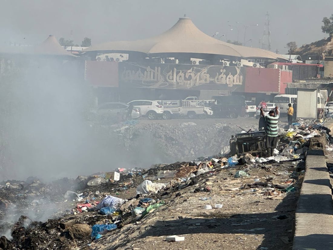 هناك خطة لكن الشرطة لن تتدخل.. نهر قلعة كركوك غص بالقمامة وصار “كراج” (صور)