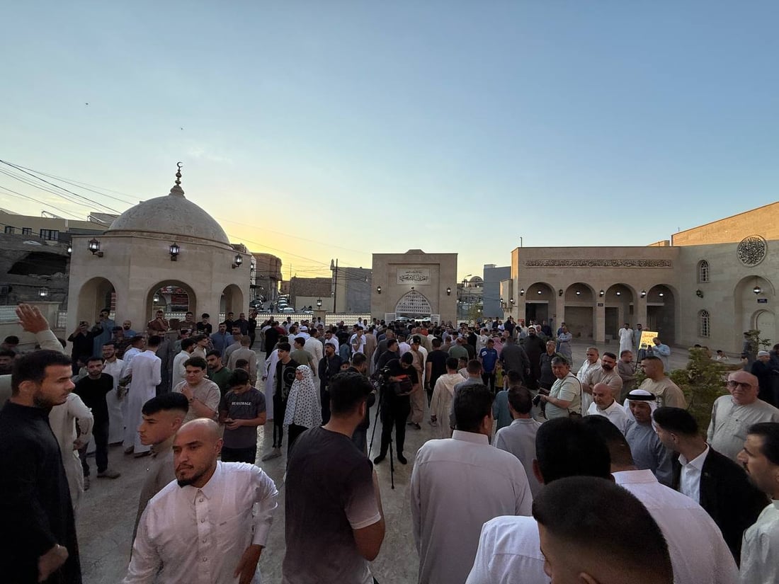 صور.. مئات المصلين يؤدون صلاة عيد الأضحى في جامع النبي جرجيس وسط الموصل