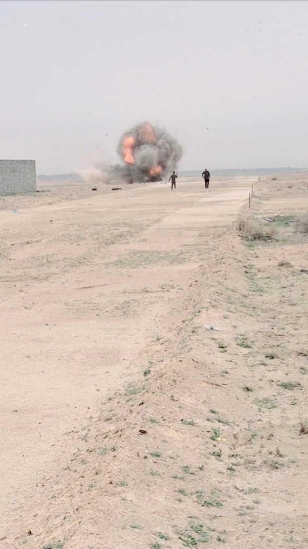 صور: الحشد يعثر على مقذوفات حربية تعود لداعش في الأنبار