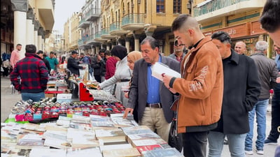 فيديو: أغنياء العراق و”الطاعون”.. كتب تتطاير بعواصف بغداد ووداع 2024