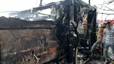 ئاگرەکەى پشت فاملى مۆڵ کۆنتڕۆڵ کرا