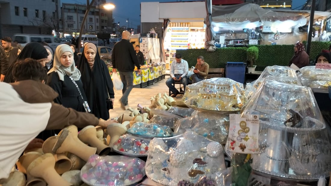 صور: أسواق بغداد الجديدة تستعد لإحياء “ليلة زكريا”.. على أمل الرزق والذريّة