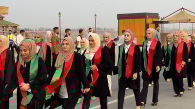 قلوبهم مليئة بالسعادة.. مشاهد من حفل تخرج أطباء ومهندسي نينوى على كورنيش الجوسق