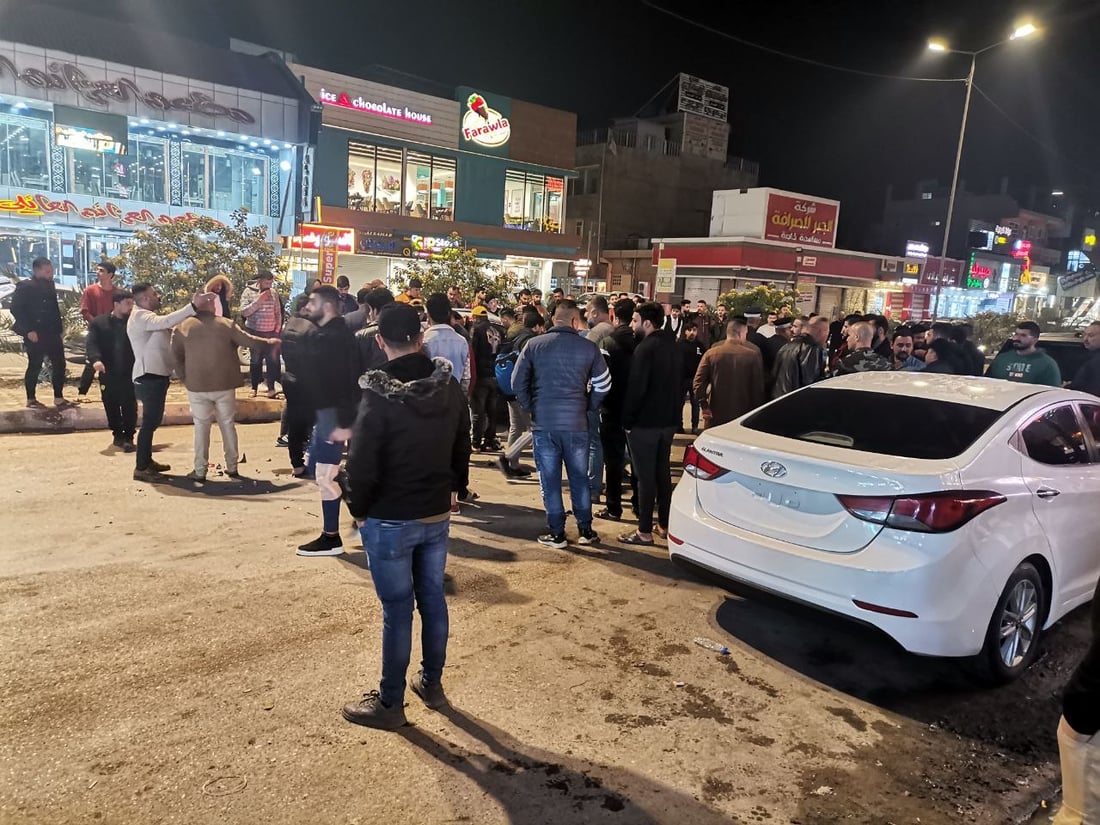 صور: سائق يتسبب باصطدام 3 سيارات في بعقوبة دون خدش في سيارته!