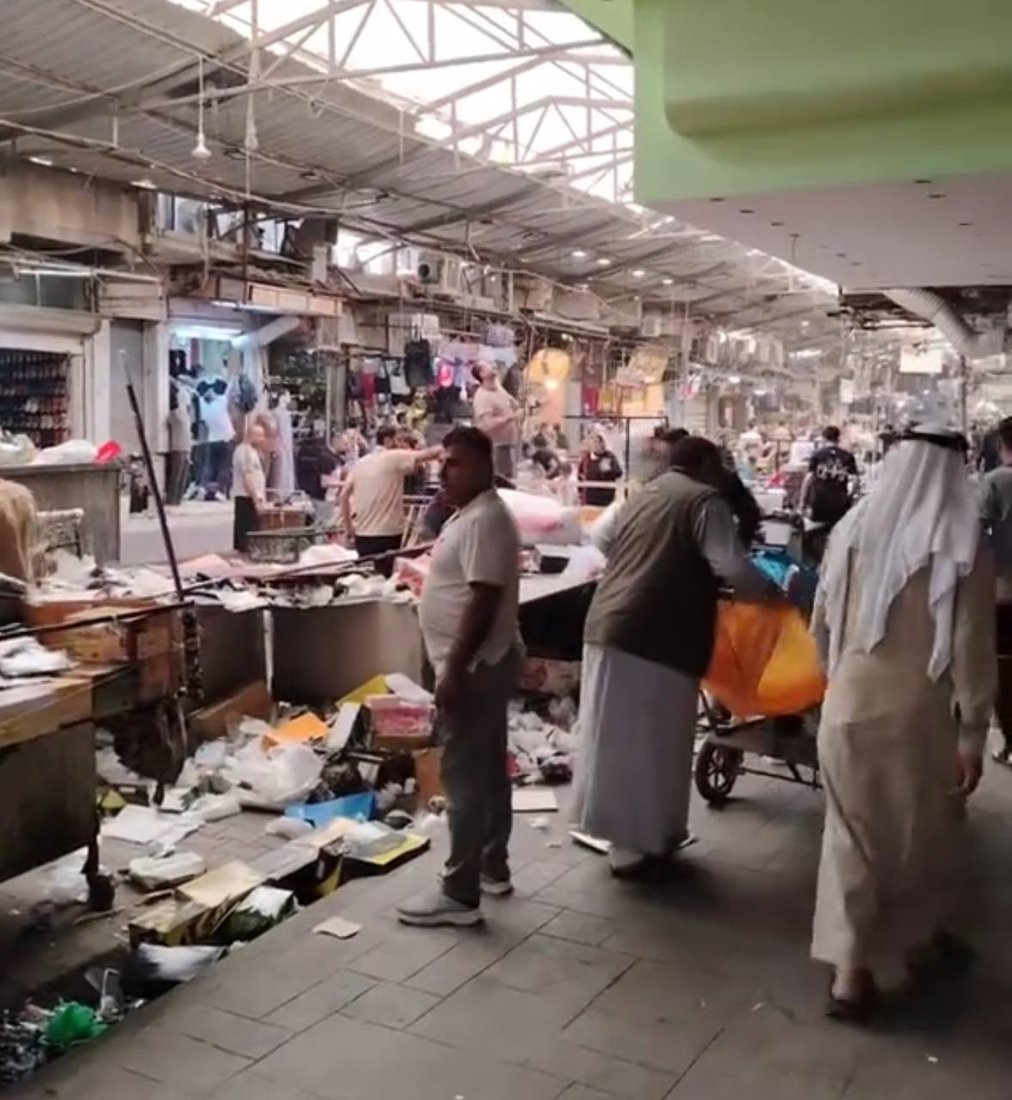 صور: الموصل تزيل جميع البسطات من الأسواق لتسهيل مرور سيارات الإطفاء خلال الحرائق
