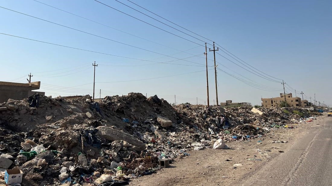 صور: الرستمية تحولت إلى “مكب كبير”.. القمامة تداهم سياج الكلية العسكرية!