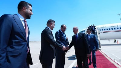 سيلتقي الشرع والشيباني.. وزير الخارجية العراقي يصل إلى دمشق