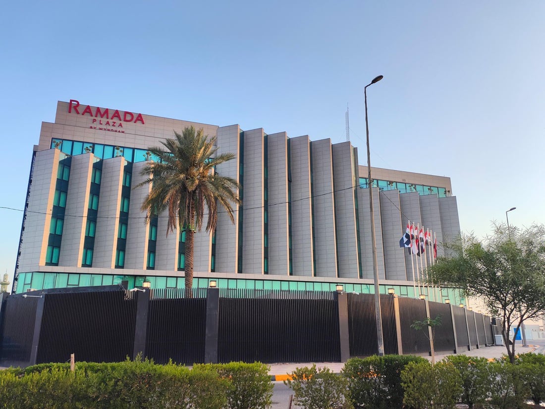 السوداني يفتتح فندق رامادا بلازا السياحي في الموصل