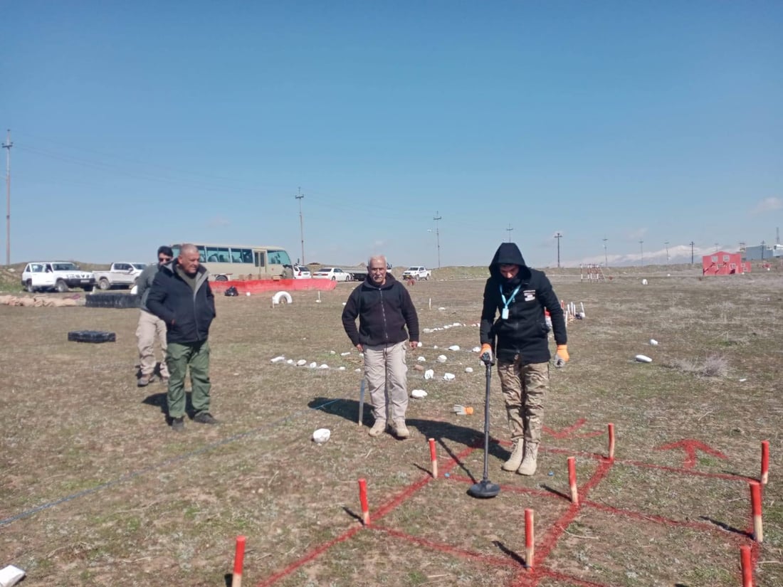 ژماره‌یه‌ك ئەفسەر و کارمەندی وەزارەتی پێشمەرگە به‌ “شێوازێكی مرۆیی” فێرى مین هه‌ڵگرتنه‌وه‌ ده‌كرێن