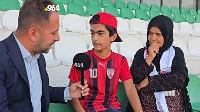 تیکتی یەکساڵی هەموو یارییەکان بۆ خۆی و کوڕەکەی دابین کرا