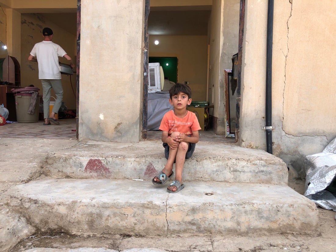 صور مؤثرة: سكان سنجار يستقبلون أهلهم العائدين بالورد.. انتهى نزوح الـ 8 أعوام