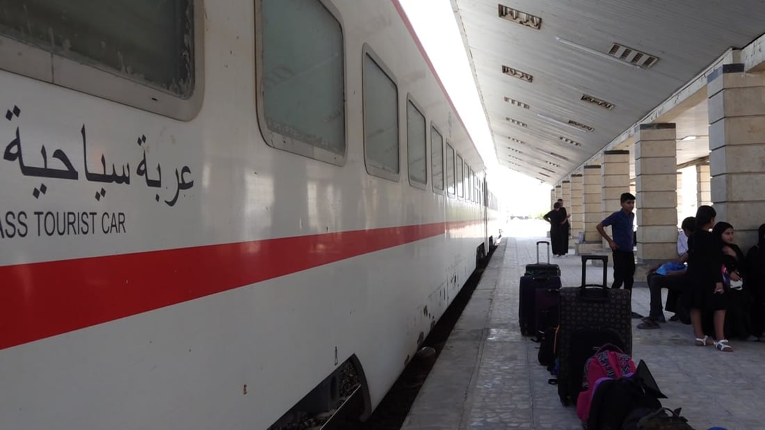 قطار بصرة بغداد لا يتوقف ويوم الأحد للإيرانيين.. إحصائية تذاكر أسبوعية (صور)