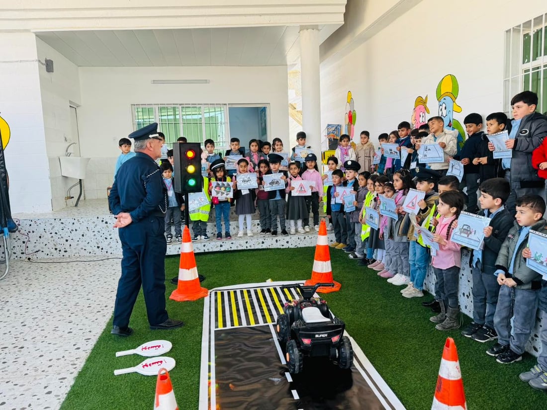 هاتوچۆى هه‌ریر‌ منداڵانى باخچه‌یه‌كی ساوایانی ئاشناى هێماكانى هاتوچۆ كرد