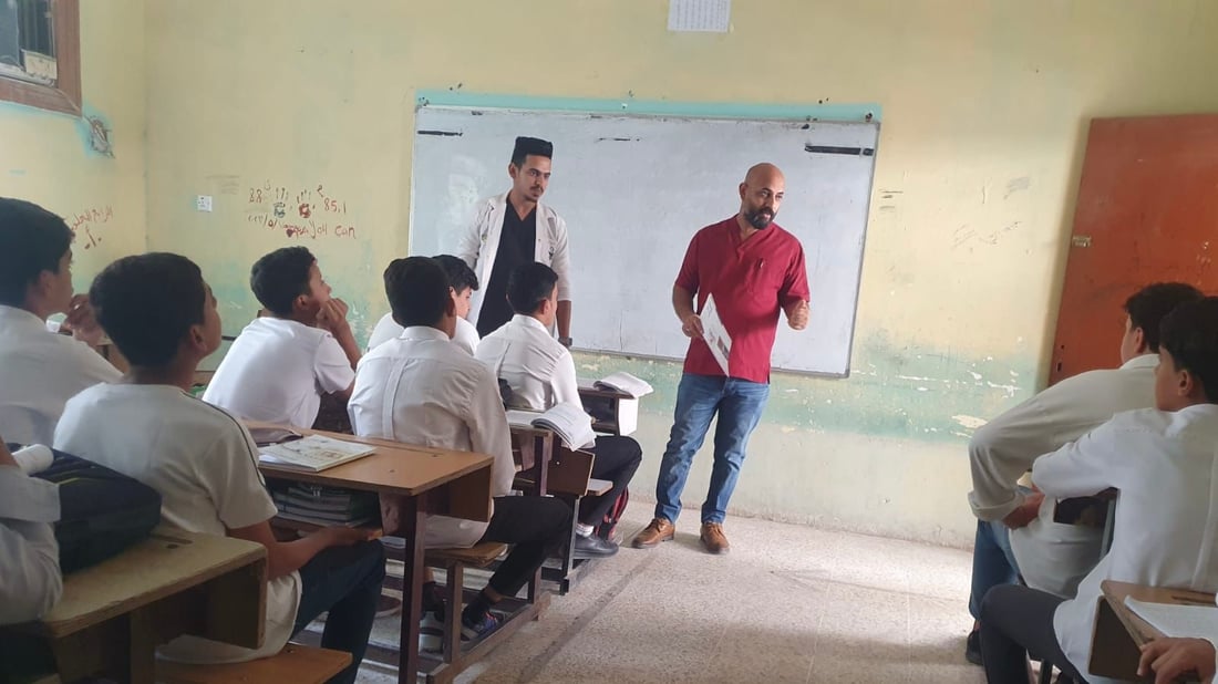 صور: فرق صحية تجوب مدارس سفوان لفحص أسنان التلاميذ.. حملة برعاية الهلال الأحمر
