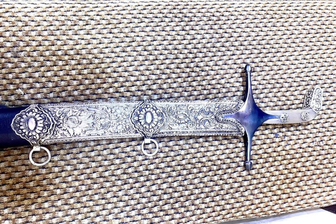 صور لسيوف طويريج البتارة.. يستغرق صنع القطعة 15 يوماً!