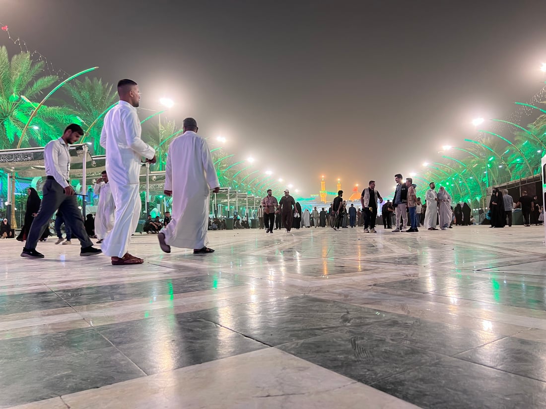 تحذير للزائرين.. عاصفة ترابية تضرب مرقدي الإمامين الحسين والعباس