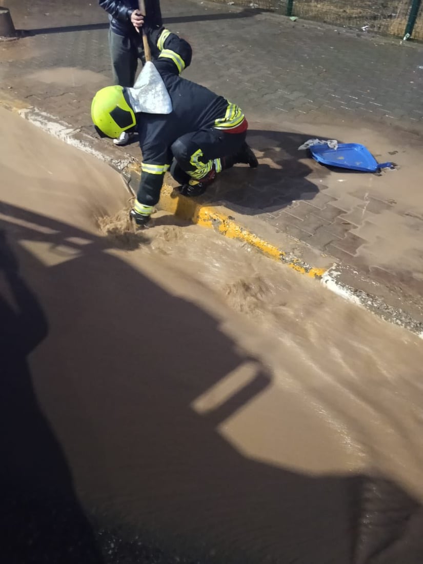 لە زاخۆ لافاو زیانی بە ژمارەیەک ئۆتۆمبێل و خانوو گەیاند