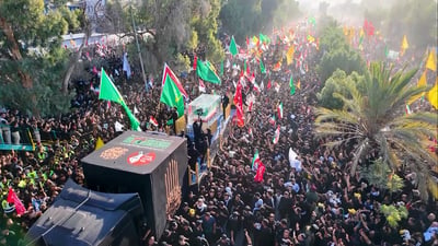 مشيعو خامنئي في النجف لـ964: جئنا لنرد ديناً بسيطاً للمرشد وعائلته