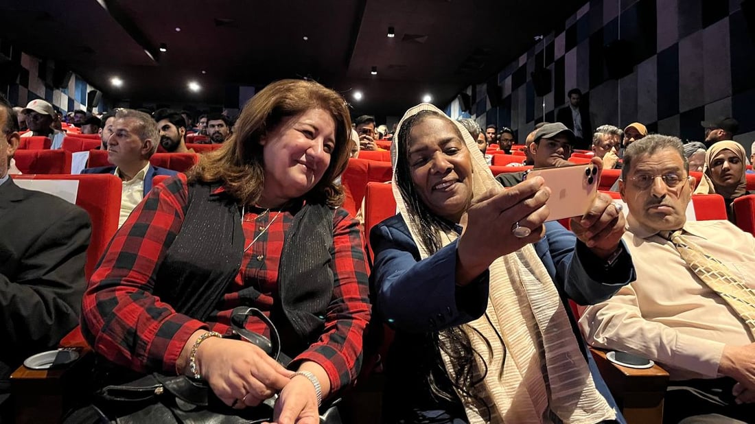 صور من البصرة: 7 أفلام على مسرح شنشل مول تحلم بشباك التذاكر