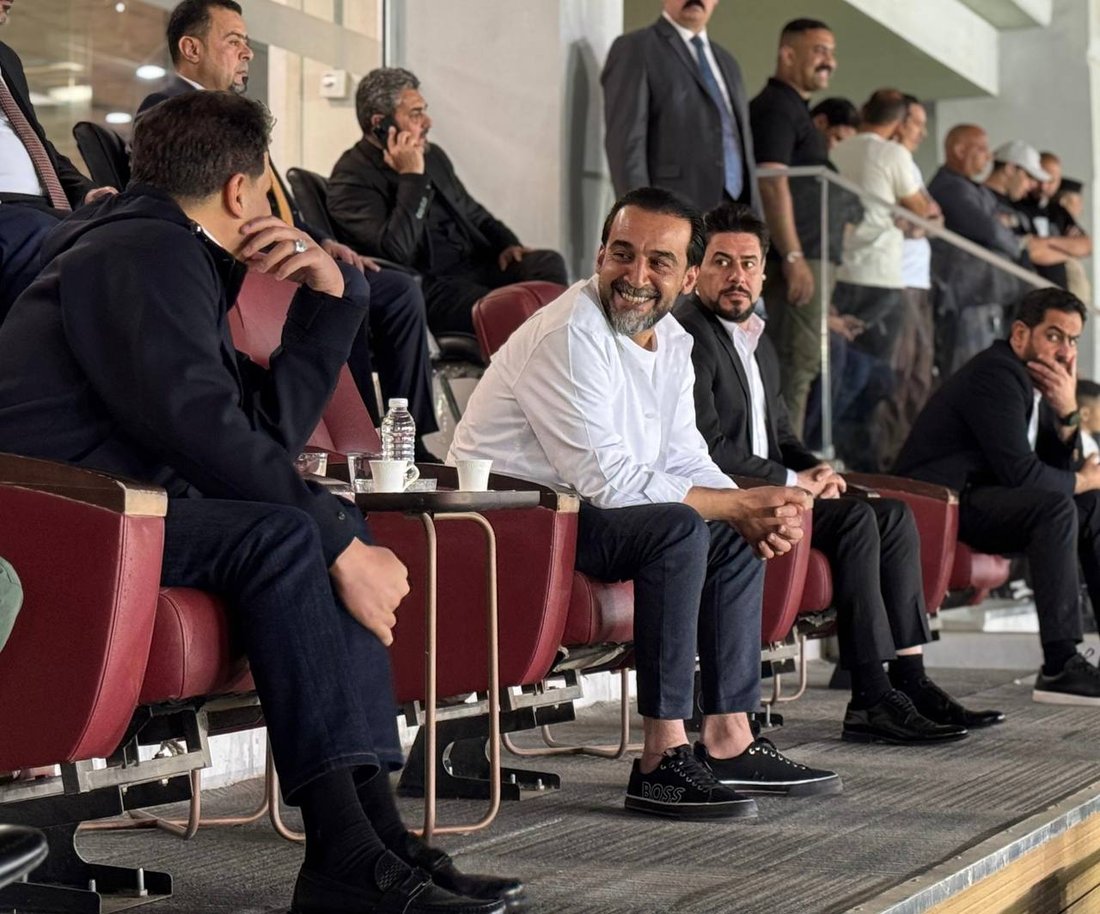 صور: الحلبوسي من مدرجات الزوراء يتابع فريقه البرتقالي ضمن دوري النجوم