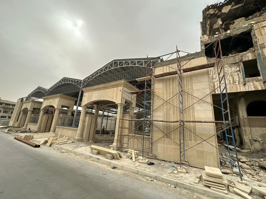 العمل يشارف على نهايته.. جولة مصورة من سوق الموصل النموذجي في باب الطوب