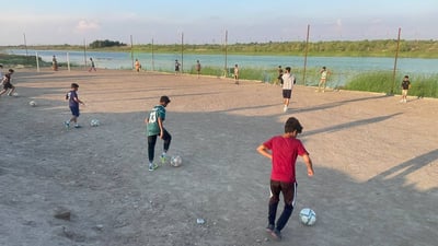 صور: ملعب لأطفال البصرة على ضفة دجلة الخلابة عند القرنة.. جهّزه الآباء لأولادهم