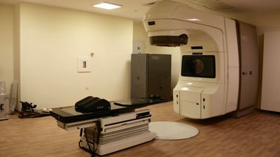 مرضى السرطان لن يضطروا إلى السفر.. جامعة الموصل تدشن أول جهاز علاج إشعاعي