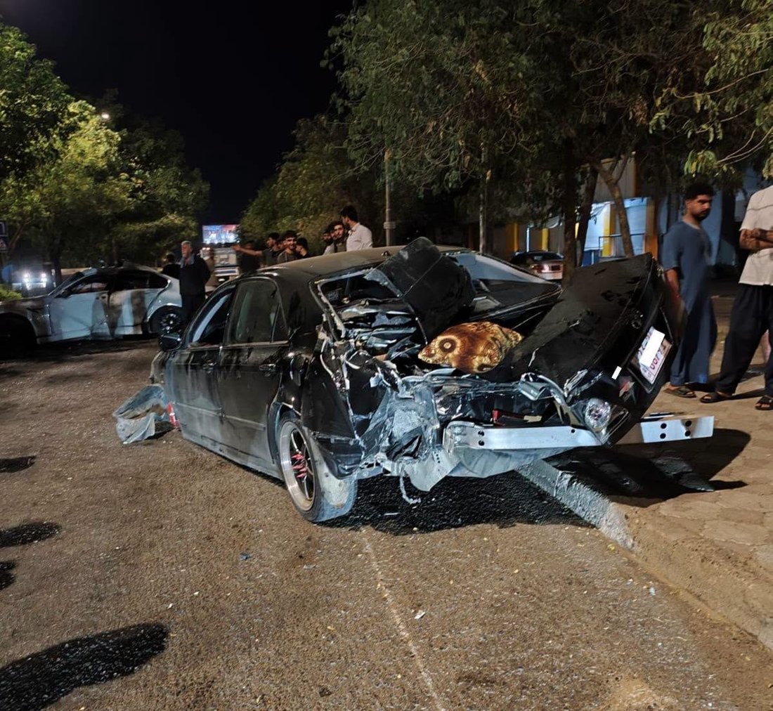 لە ناو گەڕەکێکی کەلار دوو ئۆتۆمبێل پێکیاندادا و سێ کەس برینداربوون
