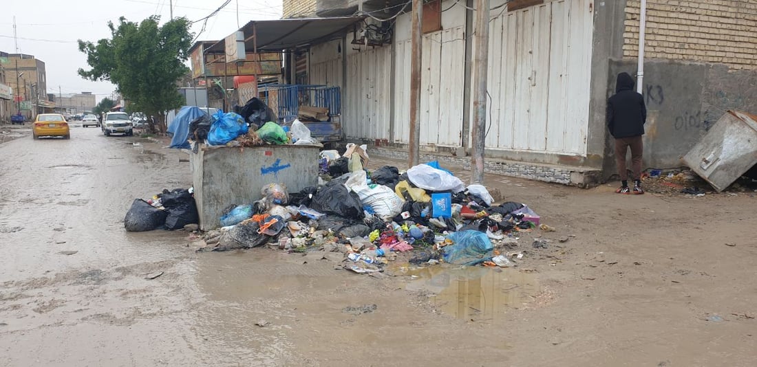 بالصور: 3 “شفتات” من العمل المتواصل لا تكفي لرفع نفايات السماوة