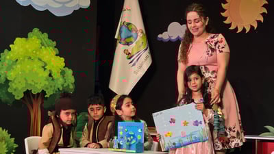 دەیانەوێت بە نمایشی جلوبەرگ منداڵان لە مۆبایل و شاشەکان دووربخەنەوە