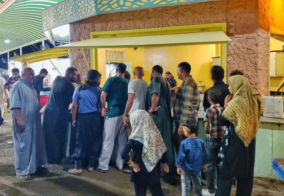 صور: كل المواكب ستغادر إلا موكب الحبوبي.. دائم الوجود بين الكوت والحلة