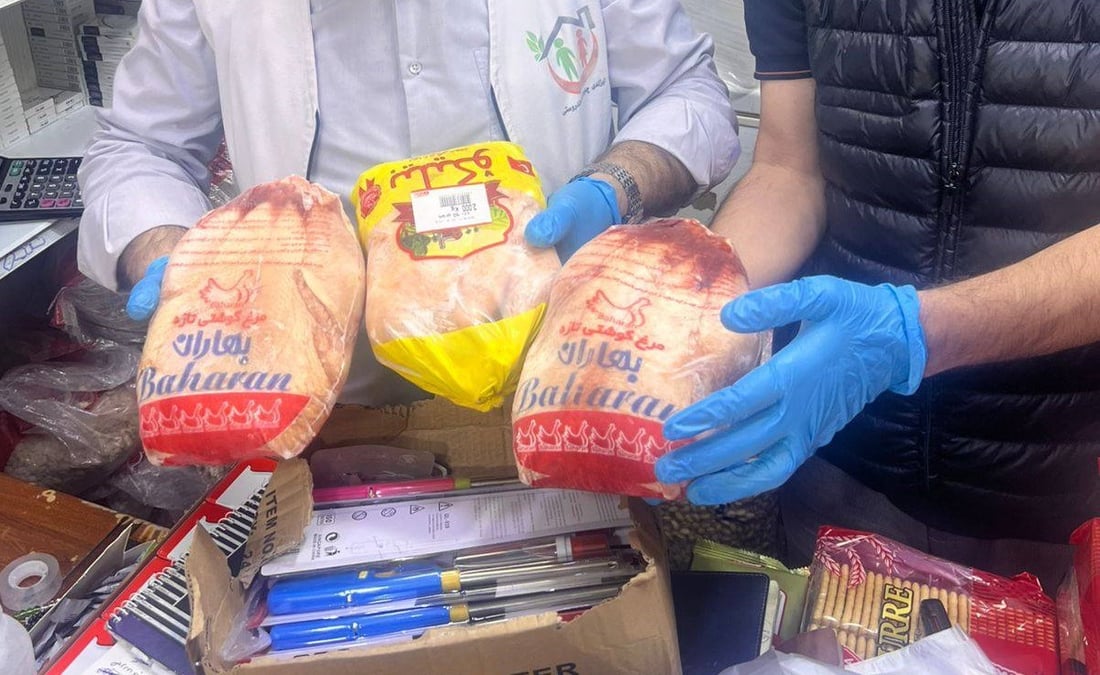 لە تەوێڵە دەستگیرا بەسەر 100 مریشکی بەستوودا