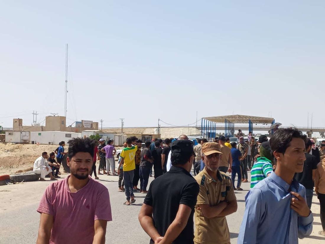 صور: تظاهرة غاضبة في الحر.. أهالي الشريعة والأنوار بلا ماء منذ شهرين