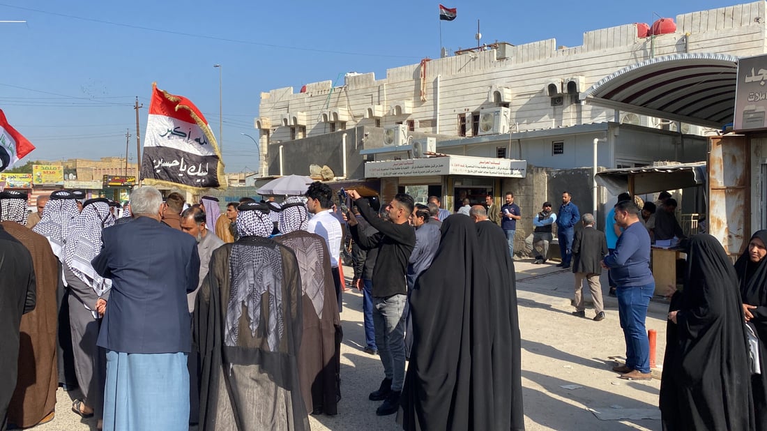 صور من تظاهرة متقاعدي ذي قار القدامي للمطالبة بالامتيازات الجديدة