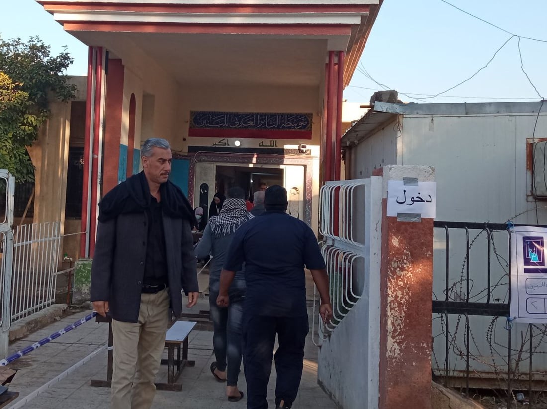 أهالي طويريج صوتوا مبكراً.. صور من مركز “الثائر العربي”