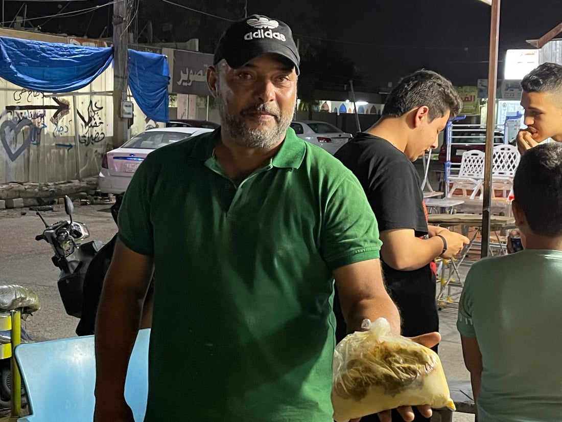 صور: خذ “لفة” فلافل من يد قتيبة في “دوميز” وجرّب خلطة الهند والبصرة في كركوك!
