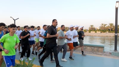 شباب بابل يتجمعون أسبوعياً على الكورنيش لسحب الأقران من المقاهي للرياضة