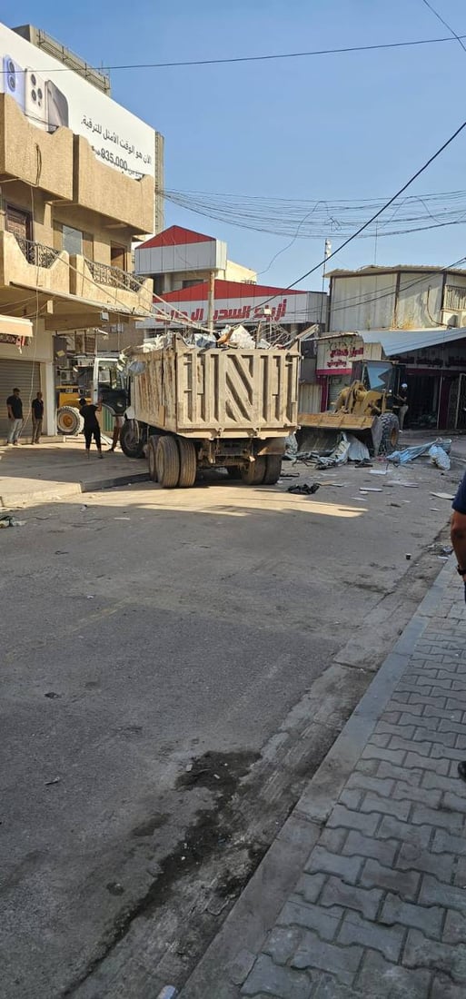 صور: بلدية المنصور تزيل 100 كشك متجاوز في سوق سهام العبيدي لمنع الكوارث وفتح الطرق