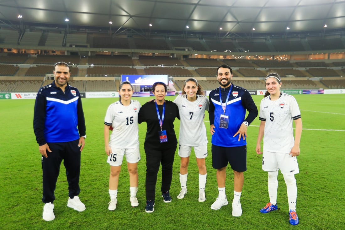 صور مفرحة من ملعب جدة.. سيدات العراق يحتفلن بالمركز الثالث لبطولة غرب آسيا