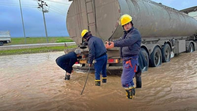 لە سنووری ئاکرێ چوار ماڵ و چەندین ئۆتۆمبێل لە لافاو رزگارکران