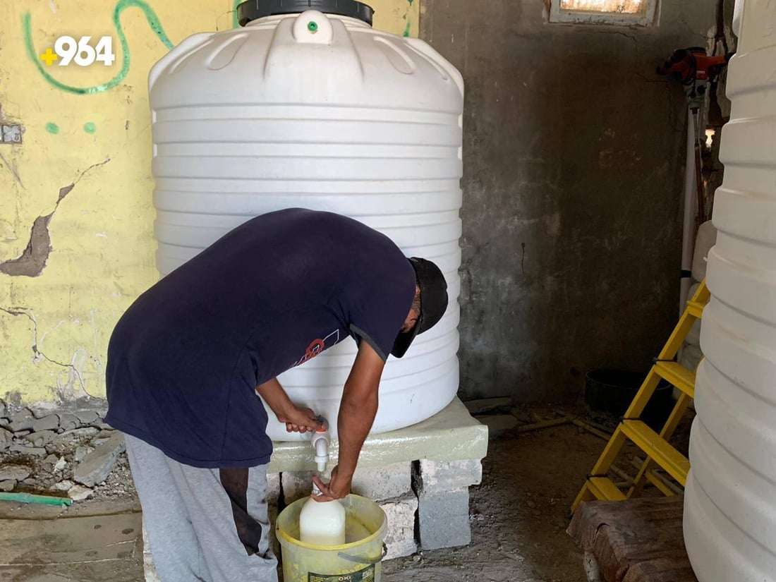 “زاهي خان ضاري”.. صور من أول معمل لسائل الجلي في المنطقة