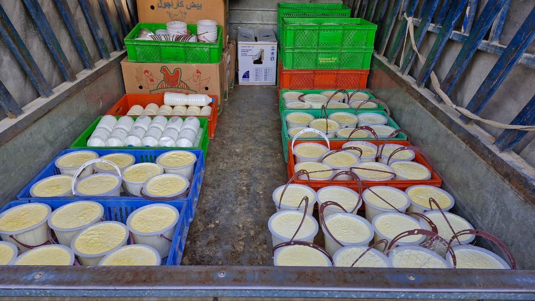 انهض باكراً صباح الجمعة من أجل قيمر “قرة جم”.. الكمية تُباع في طريقها إلى الدكان!