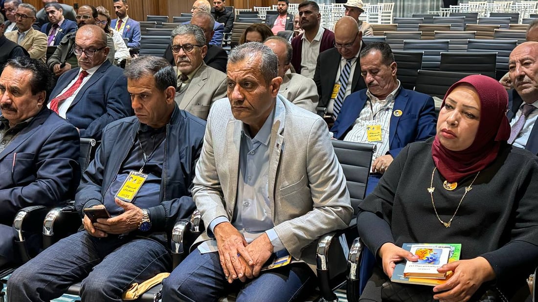 أصدقاء أحمد مطر يدلون بشهادات جديدة في البصرة.. جرّب الشعر الغامض وكان يضحك (صور)